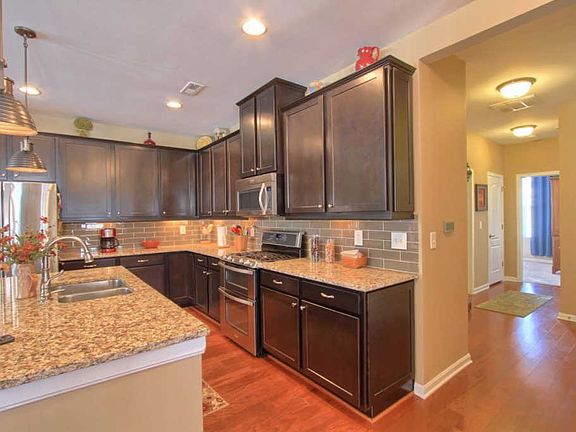 4th image of 300 Turtle Creek Dr