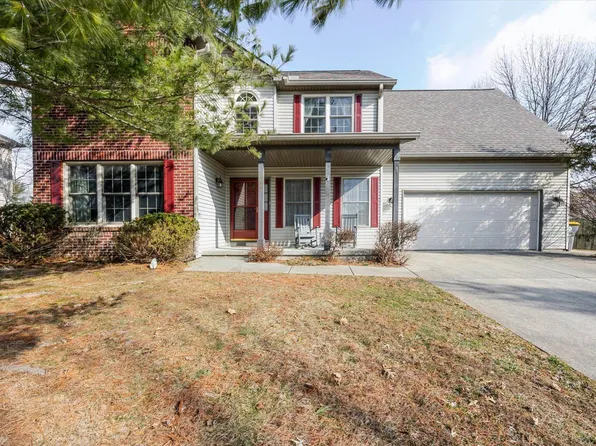 3232 S Southern Oaks Dr, Bloomington, IN 47401