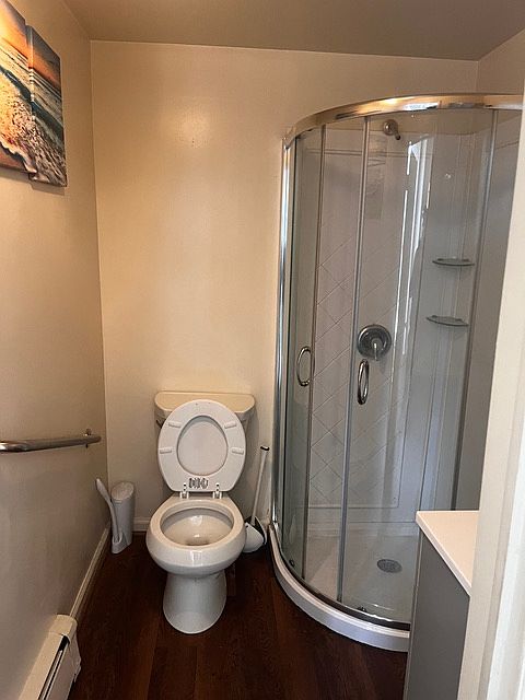 2nd image of 1006 E High St #4