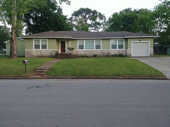 2nd image of 808 E Tom Green St