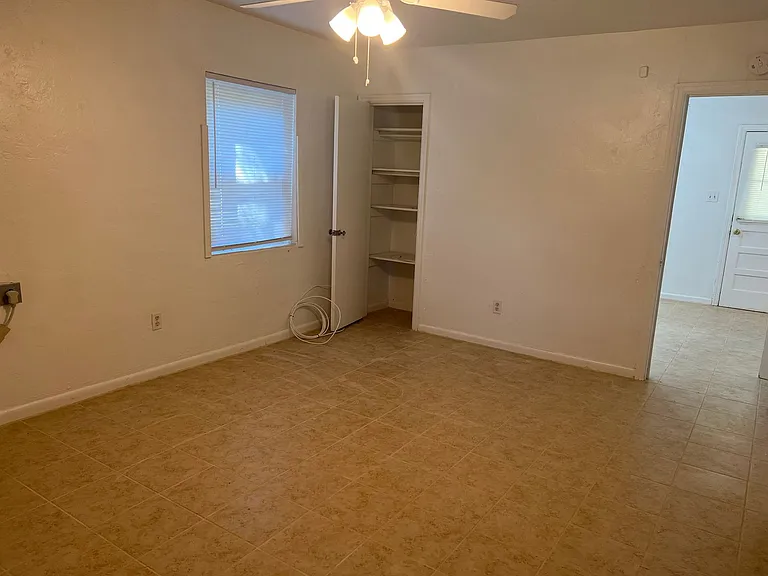 873 Campus Cir — Photo 11