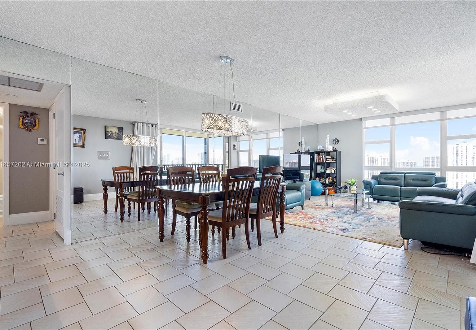 20379 W Country Club Dr APT 1933