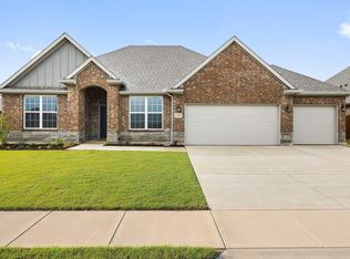 209 Briarwood Dr, Nevada, TX 75173