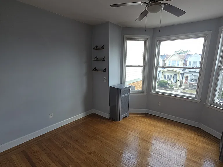 6205 Spruce St — Photo 9