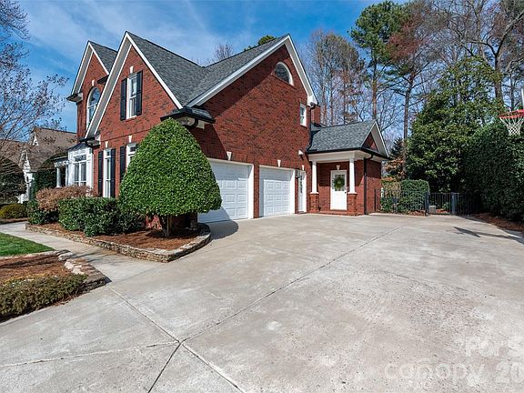 2nd image of 15123 McKnitt Ln