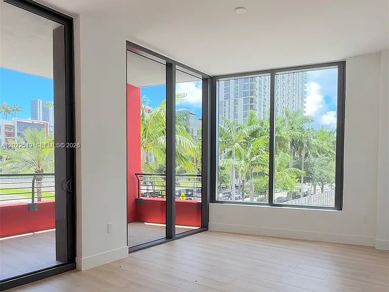 90 NE 32nd St #201 — Photo 2