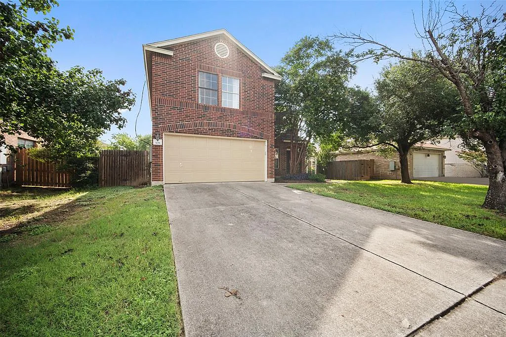 3 bed, 2.5 bath, 2331 sqft, $2,000 — Photo 2
