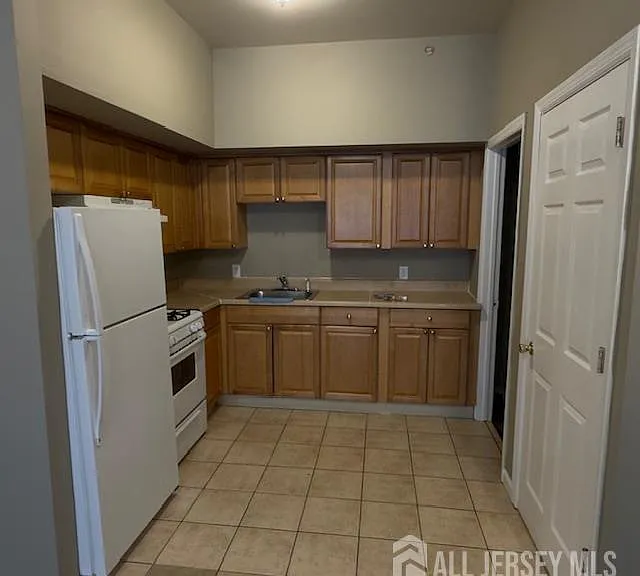 399 North Ave — Photo 2