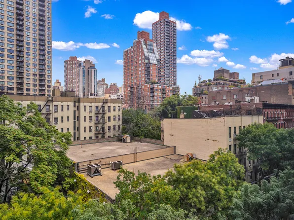 305 East 72nd Street image 1 of 7