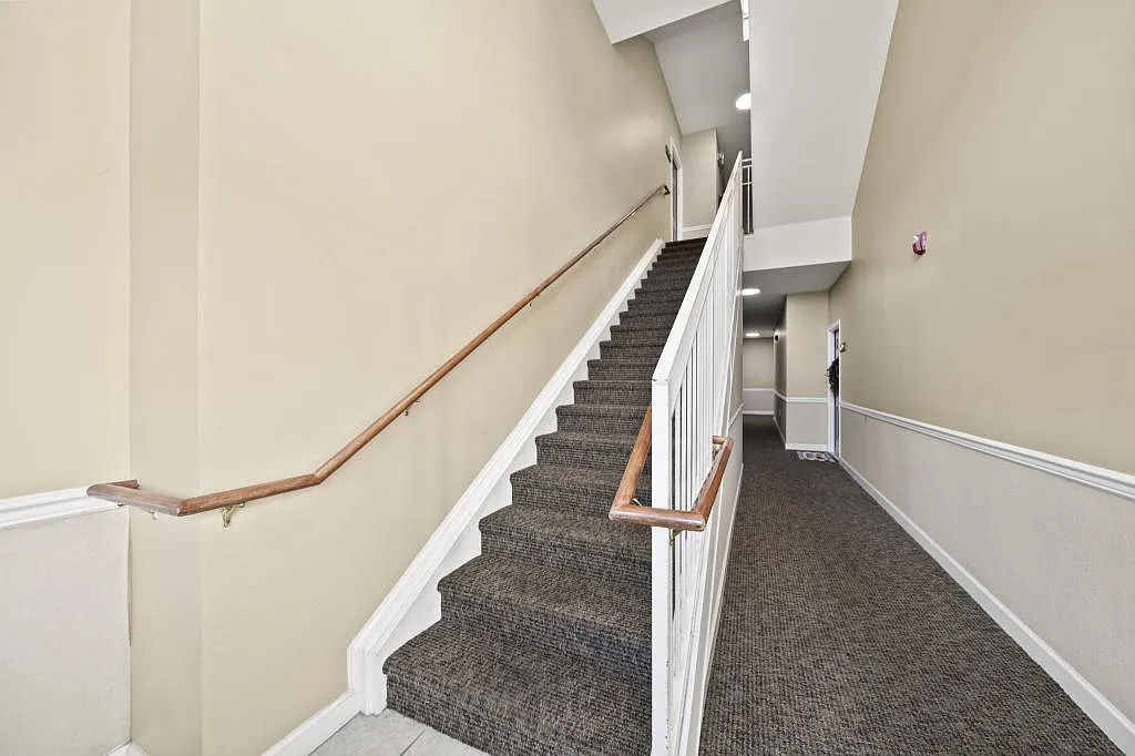 17113 Doe Valley Ct — Photo 2