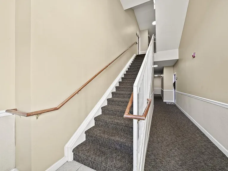 17113 Doe Valley Ct — Photo 2