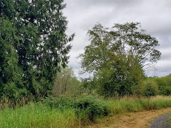 3rd image of 196 Jensen Road