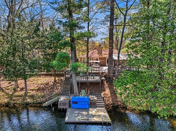 602 W Fruitvale Rd, Montague, MI 49437