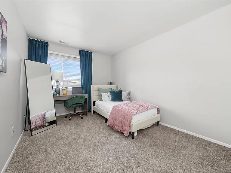 Hampton in Highland Apartments — Photo 7