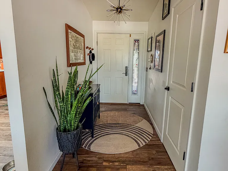 2618 N Teresa Ln — Photo 6