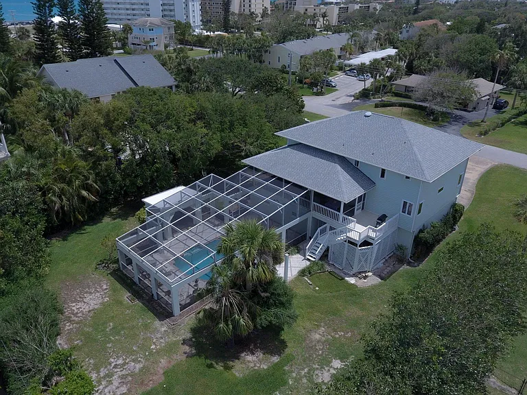 725 Conn Way — Photo 33