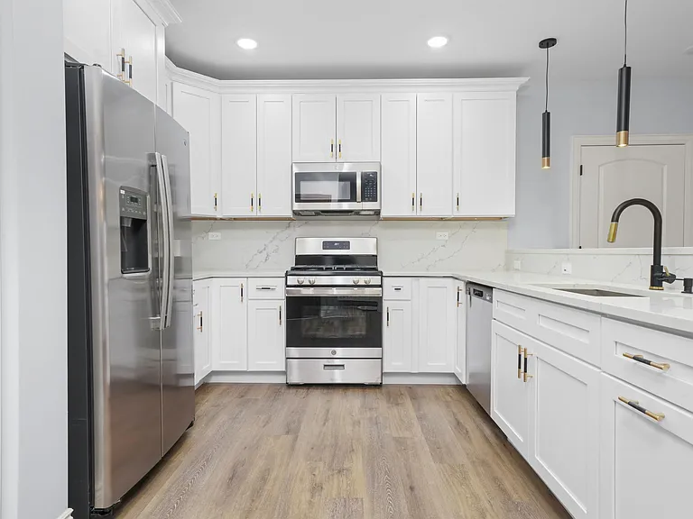 9610 Franklin Ave #617 — Photo 6