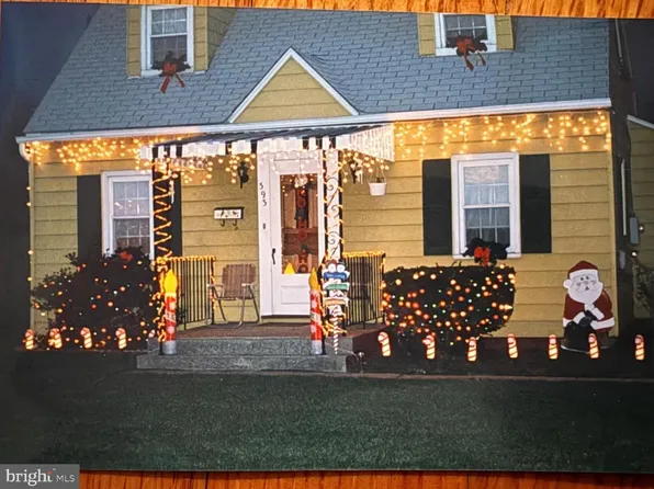 393 Manor Ave, Carneys Pt, NJ 08069