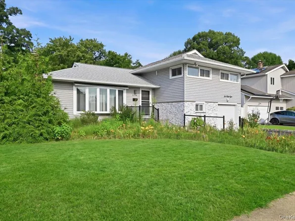 658 Richmond Road, East Meadow, NY 11554