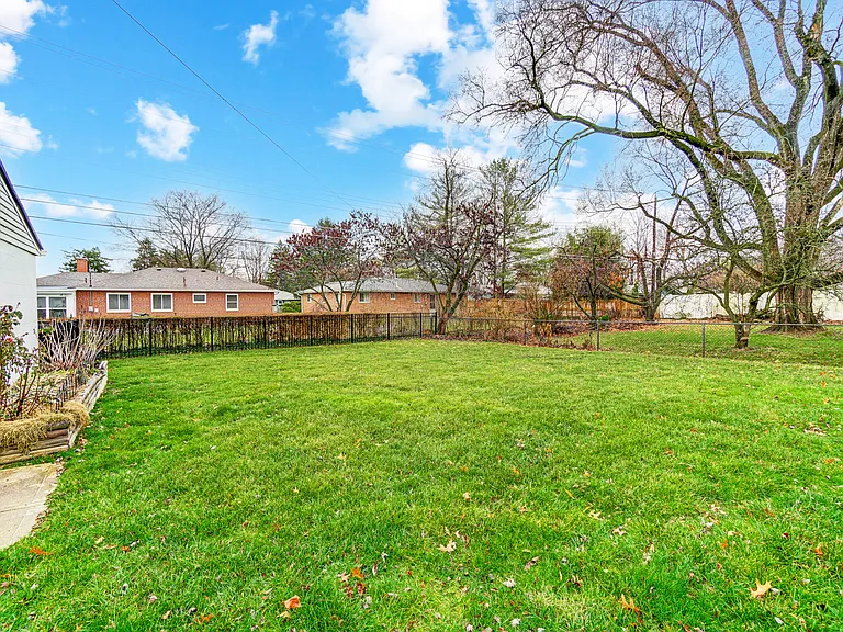 3592 Delamere Ave — Photo 28