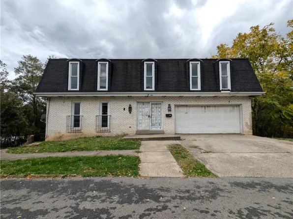 34 Walnut Ave, Dunbar, PA 15431