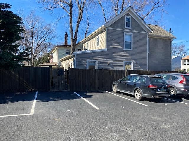 1st image of 407 E Raymond Ave APT 1