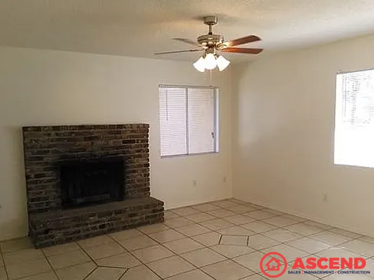 4612 Planz Rd #4 — Photo 2