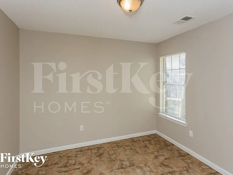 4668 Amanda Oaks Cir S — Photo 11