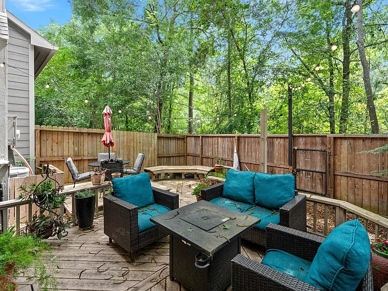31 Endor Forest Pl — Photo 44