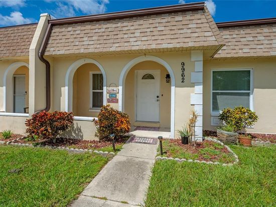9962 85th St, Seminole, FL 33777