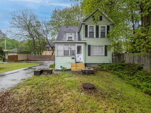 714 Valley Dr, Syracuse, NY 13207