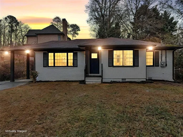 1253 Dunwoody Ln — Photo 2