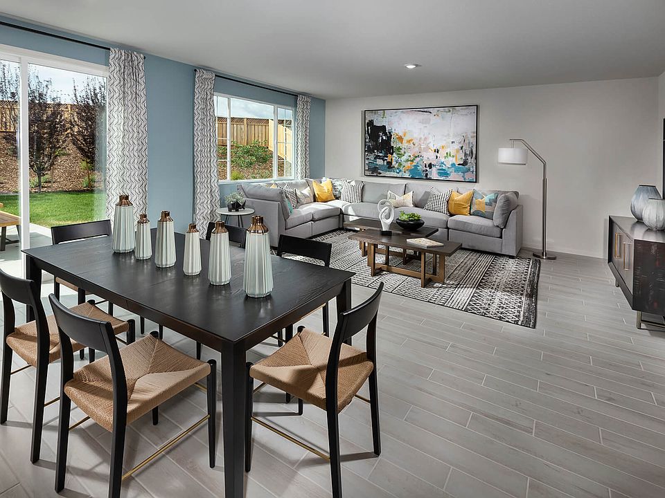 Residence 1 dining room modeled at a nearby Meritage community.