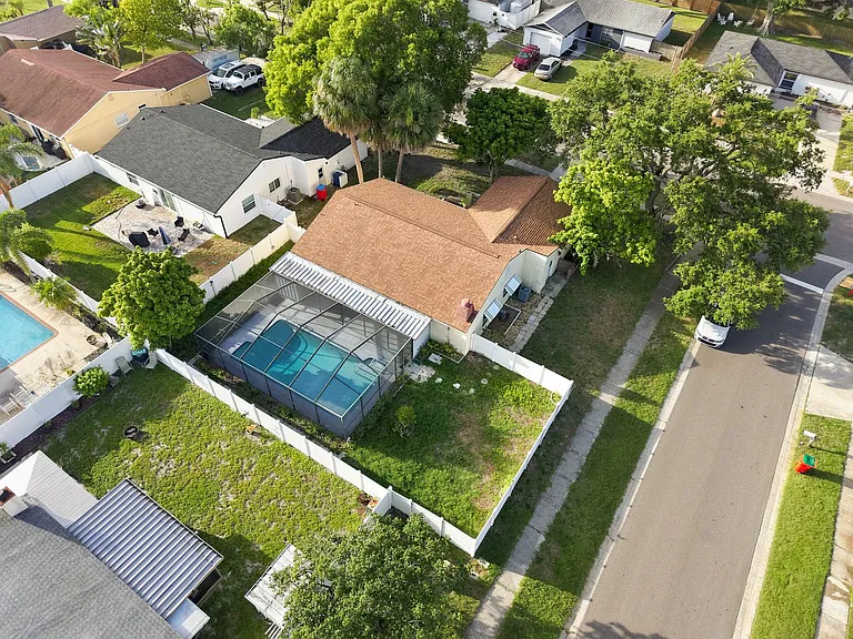 8433 Somerset Dr — Photo 32