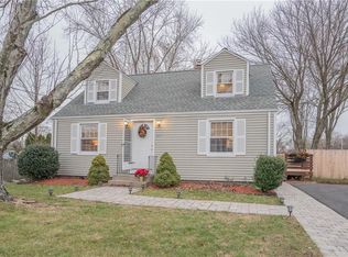 215 Abbey Dr, Cumberland, RI 02864