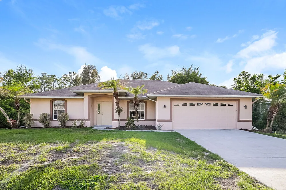 3 bed, 2.0 bath, 2019 sqft, $2,390 — Photo 1