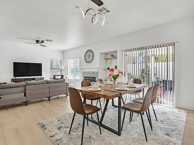 9825 Garamound Ave — Photo 12