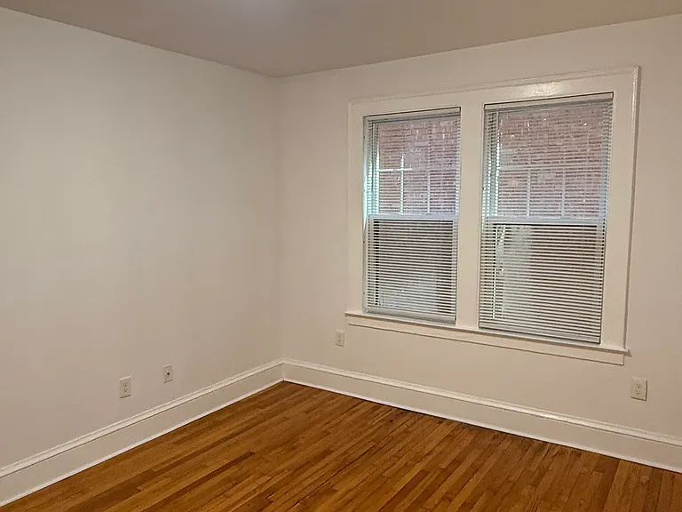360 Laurel St — Photo 8