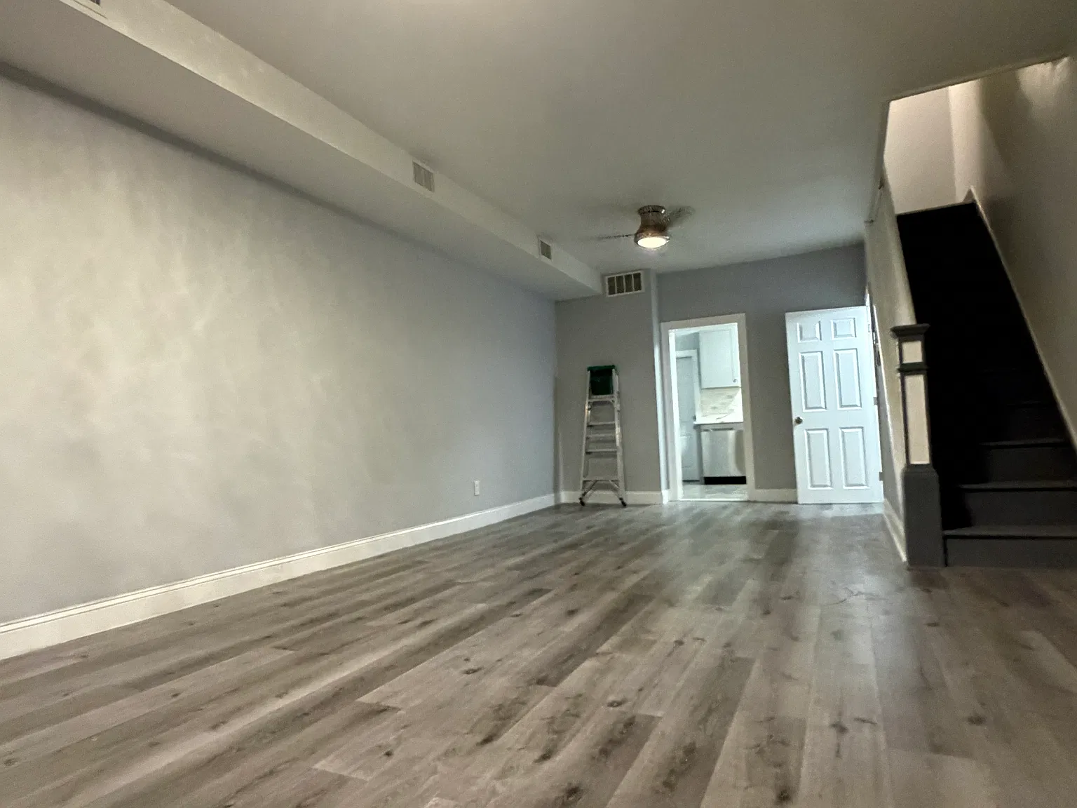 4 bed, 1900 sqft, $2,500 — Photo 2