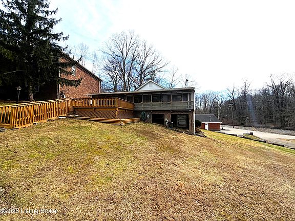 5th image of 811 S Park Rd