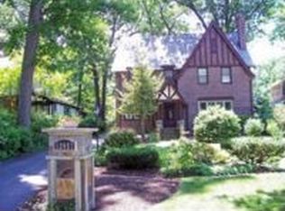 13957 Lake Ave, Lakewood, OH 44107