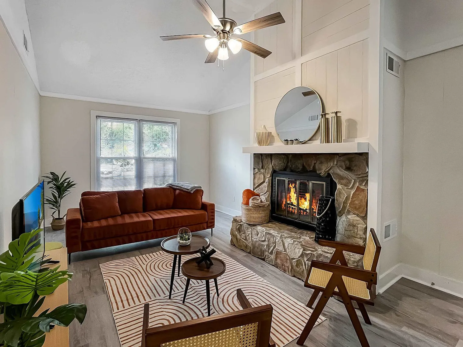 3 bed, 2.0 bath, 1539 sqft, $3,000 — Photo 2