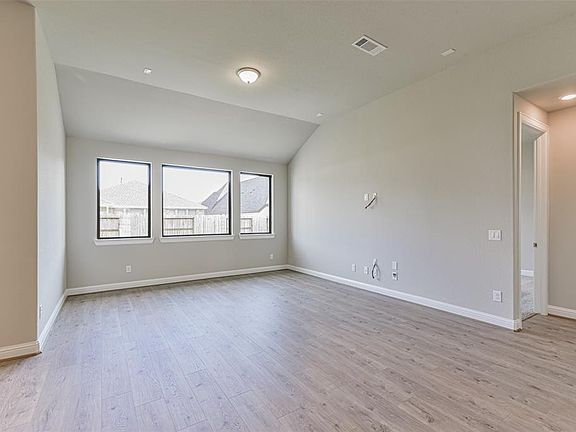 5th image of 708 Lacosta Creek Lane