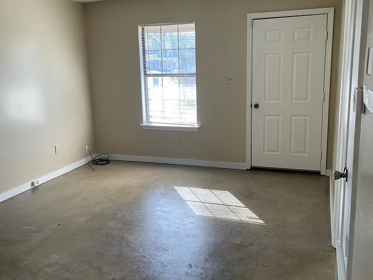 1816 Cincinnati Rd — Photo 5