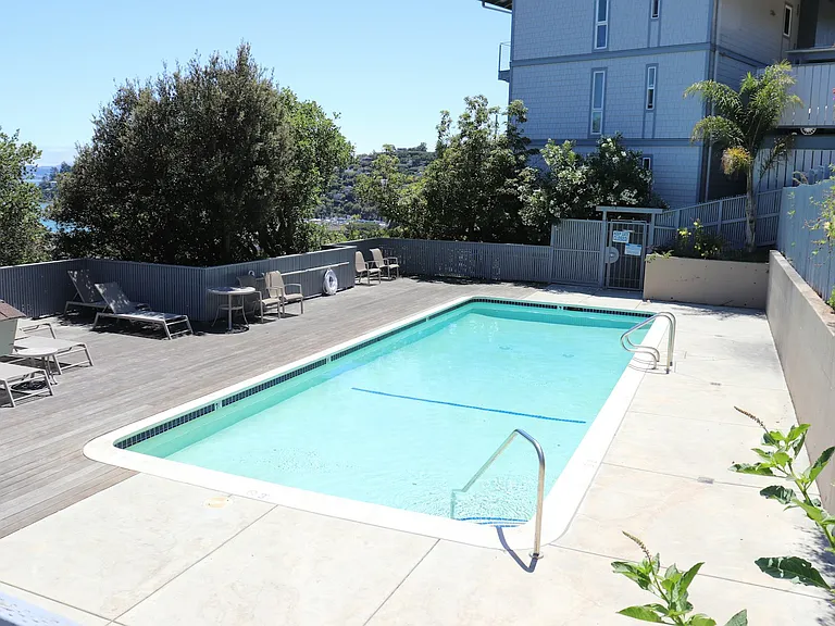 40 Harbor Oak Dr #14 — Photo 8