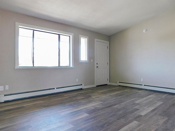 2nd image of 566 1/2 Garfield Dr APT C