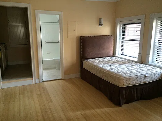 Rented by Bohemia Realty Group | media 7