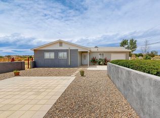 539 Calle De Blas, Corrales, NM 87048