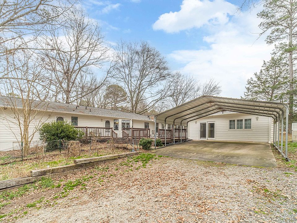 1-web-or-mls-Dooley Town Dr21_01152026