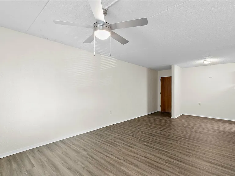 Paradise Gardens 55+ Senior Apartments — Photo 11